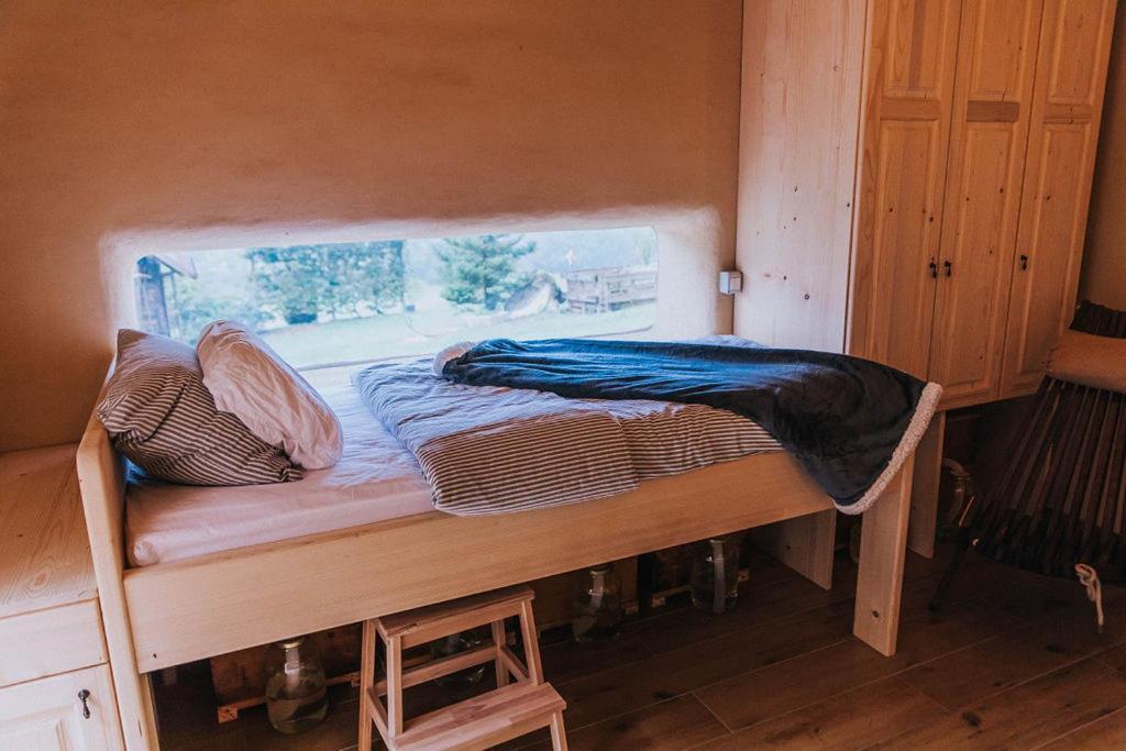 Sleeping With Bees - Tourist Farm Muha Appartement Grosuplje Buitenkant foto